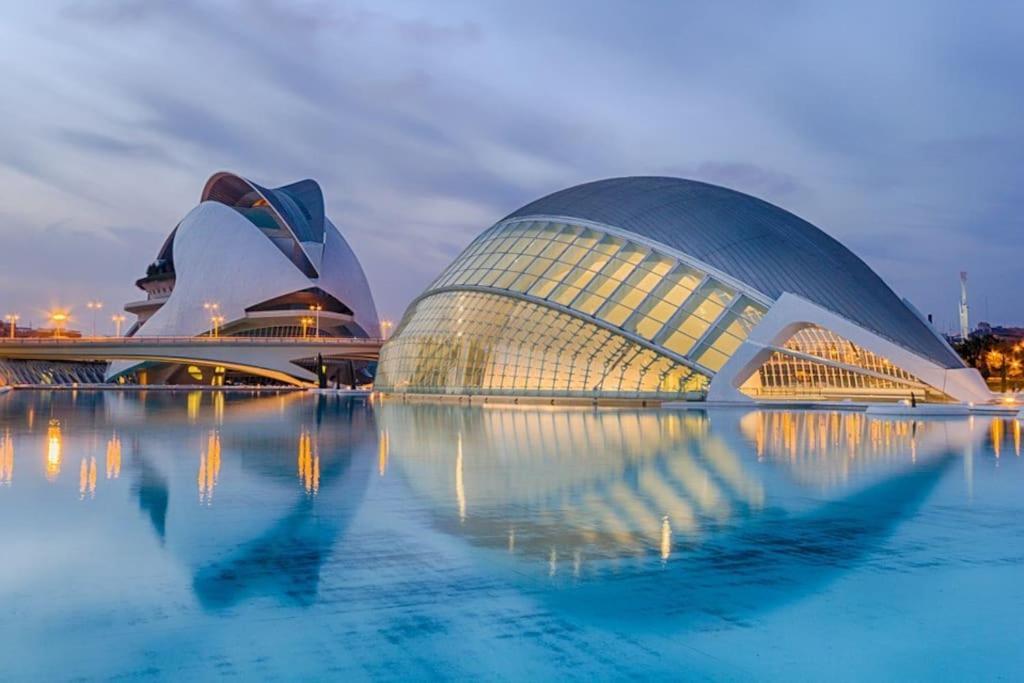 Valencia Las Artes Y Ciencias + Garaje + Netflix מראה חיצוני תמונה